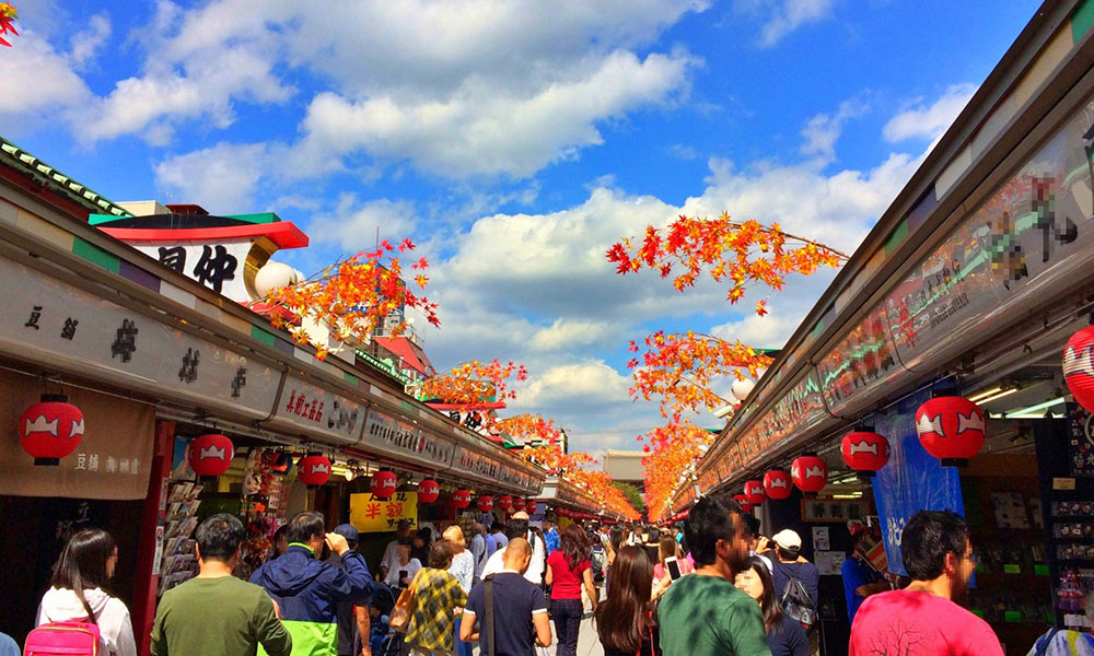 Nakamise shopping arcade
