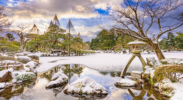 Kenrokuen (Ishikawa) Yukitsuri - Japan’s Most Spectacular Views