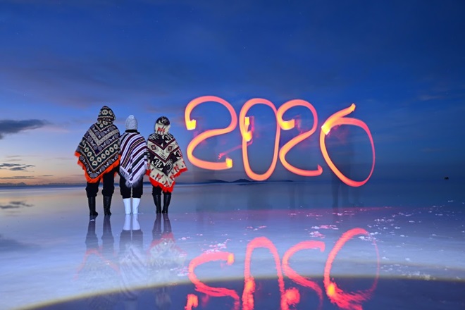 天空の鏡を余すことなく満喫！ウユニ塩湖たっぷり2泊3日+天空の首都ラパス市内観光 〜名物「塩のホテル」連泊〜　英語ガイド