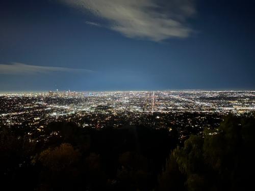 グリフィス天文台夜景 ご飯付きツアー グリフィス天文台夜景 ご飯付きツアー