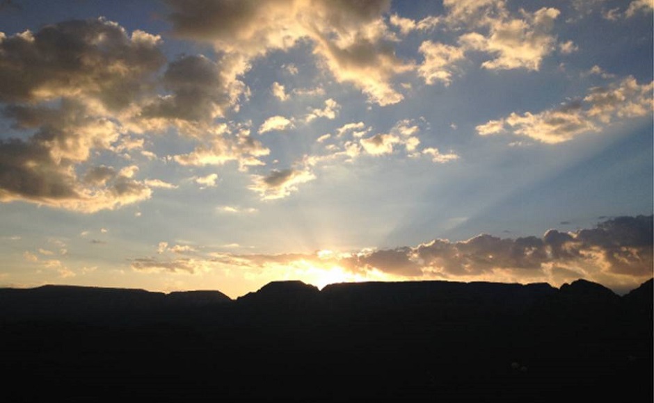 サンライズ・ハイキングツアー