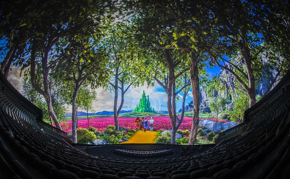 【Sphere】最新の没入型映画『オズの魔法使い』鑑賞チケット予約 ~ラスベガス巨大球体劇場~ カテゴリー P5 【Sphere】最新の没入型映画『オズの魔法使い』鑑賞チケット予約 ~ラスベガス巨大球体劇場~ カテゴリー P5