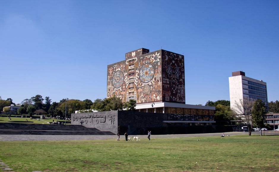 【火曜〜金曜催行】トラルパン礼拝堂、カサ・ペドレガル、メキシコ国立自治大学(日本語ガイド)2名様以上ご参加の場合