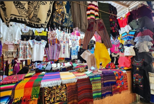 【専用車利用】世界遺産モンテ・アルバンと民芸品市場・話題のカラフルなスポットにも行く！オアハカ王道1日観光＜半日/日本人アシスタント付＞