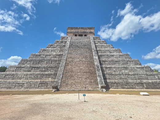 チチェンイッツア遺跡＆セノーテ＆バヤドリツアー【英語ガイド】１名様から参加可能！