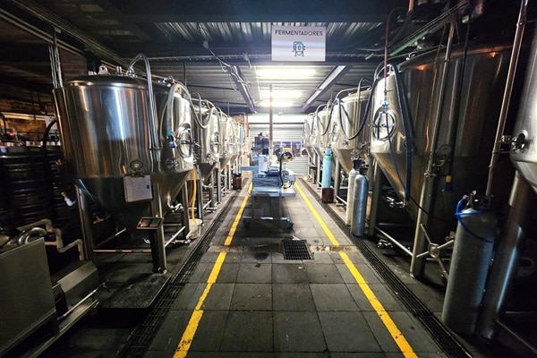 【日本語ガイド付きで安心】名物タコスとたっぷりビールを味わうメキシカンナイト・クラフトビール醸造所見学ツアー付き♪