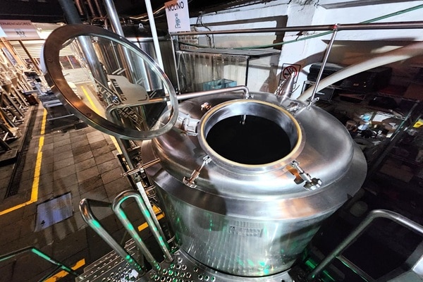 【日本語ガイド付きで安心】名物タコスとたっぷりビールを味わうメキシカンナイト・クラフトビール醸造所見学ツアー付き♪