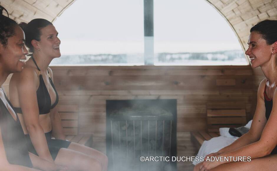 【英語】サウナと自然の湖でのコールドプランジ冷水浴(6-9月）
