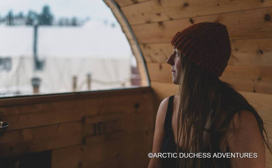 【英語】サウナと自然の湖でのコールドプランジ冷水浴(6-9月）