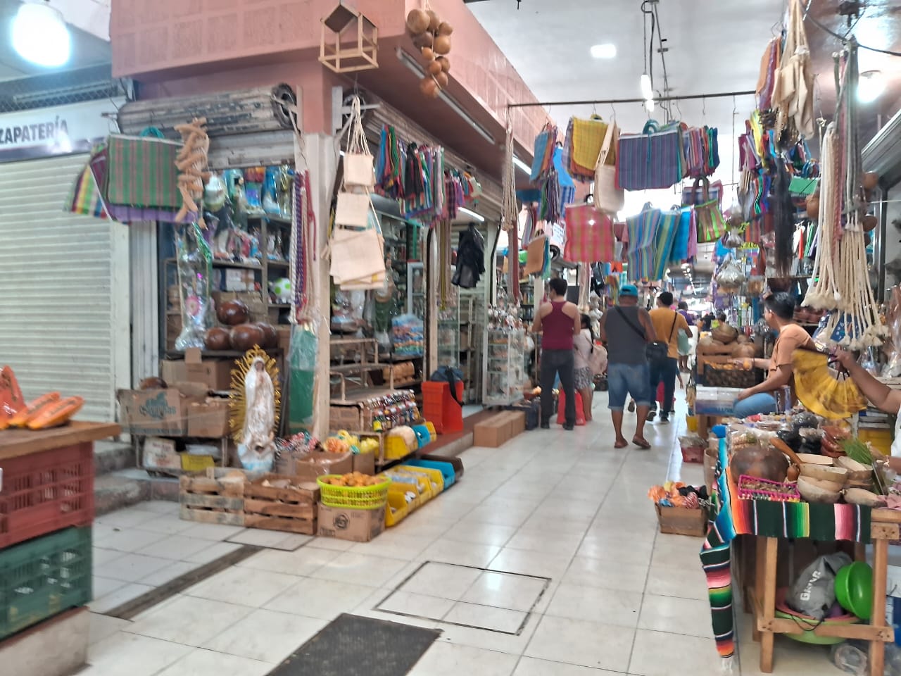 【 メリダ発 】ここでしか味わえない！ローカル市場散策 (日本語ガイド)